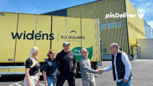 Pressbild med medarbetare på pinDeliver och Widéns Åkeri